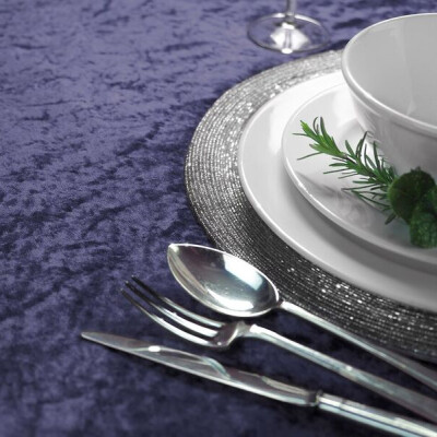 NAVY CRUSHED VELVET TABLE SETTING
